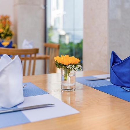 Sea Swan Apartment And Hotel Дананг Экстерьер фото